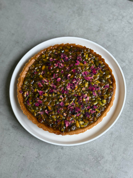 TARTA DE PISTACHIOS Y ROSAS (8-12 personas)